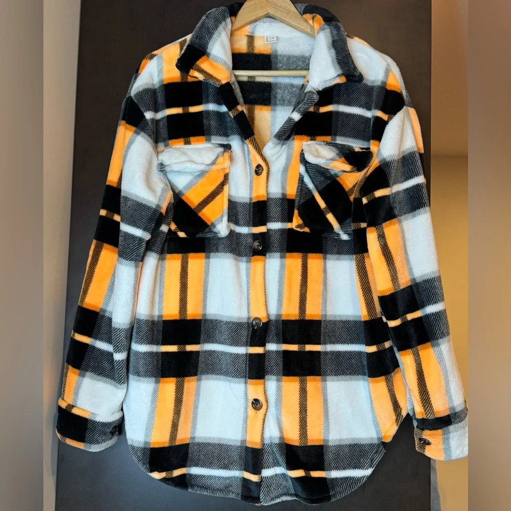 NWOT LOUIS LILIYA Plaid Print Fuzzy Jacket